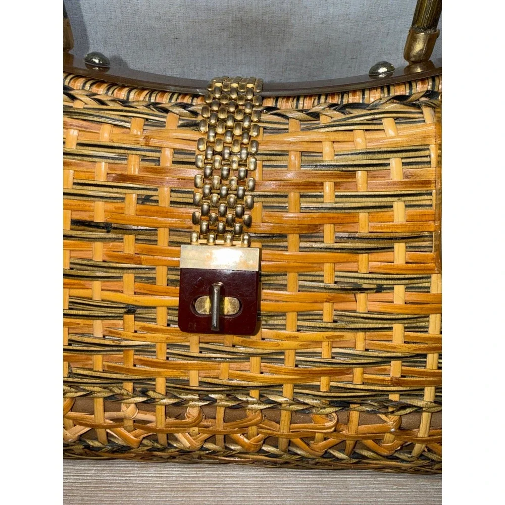 Cho Kwang Vintage Wicker Handbag Bamboo Handles Turn Lock Basket Bag Lucite